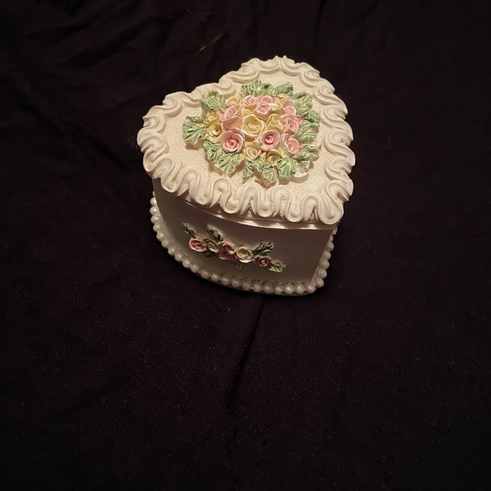 Jewelry box